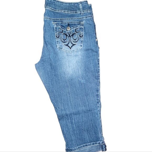 NB Jean Capris - Picture 3 of 10